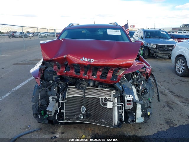 1C4PJLCB8HW660595 Jeep Cherokee Latitude Fwd