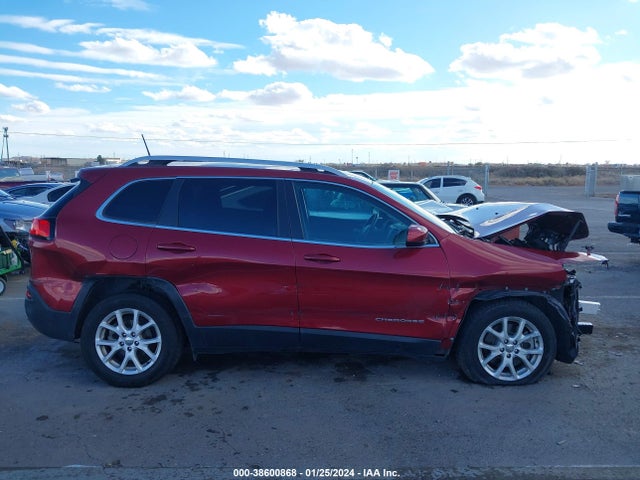 1C4PJLCB8HW660595 Jeep Cherokee Latitude Fwd