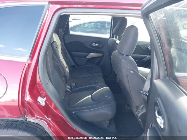 1C4PJLCB8HW660595 Jeep Cherokee Latitude Fwd