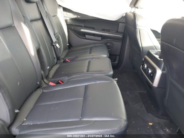 1FMJU1JT5NEA07541 Ford Expedition Xlt