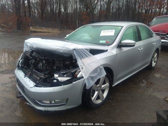1VWAT7A35FC121074 Volkswagen Passat 1.8t Limited Edition