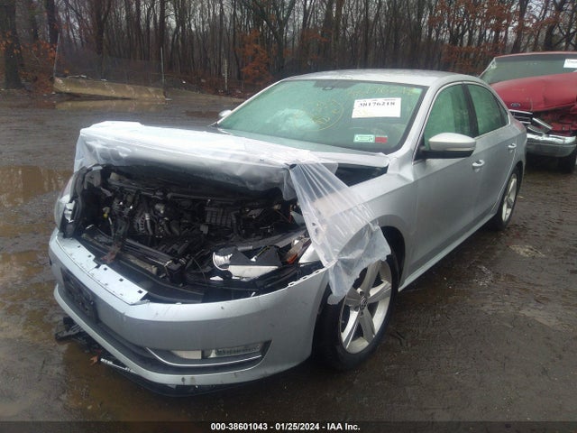 1VWAT7A35FC121074 Volkswagen Passat 1.8t Limited Edition
