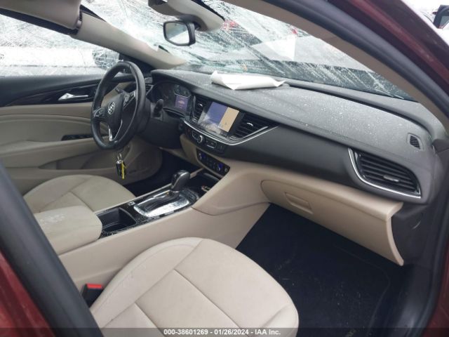 W04GV8SX2J1163554 Buick Regal Tourx Essence