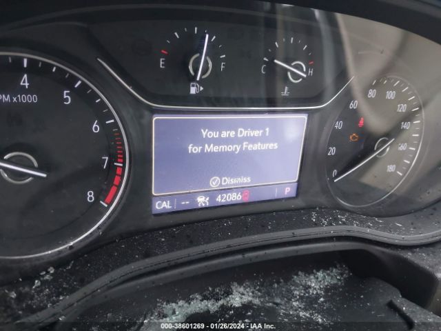 W04GV8SX2J1163554 Buick Regal Tourx Essence