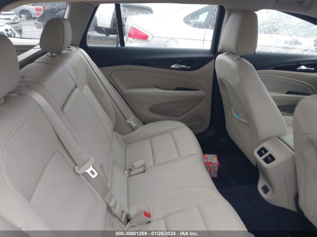 W04GV8SX2J1163554 Buick Regal Tourx Essence