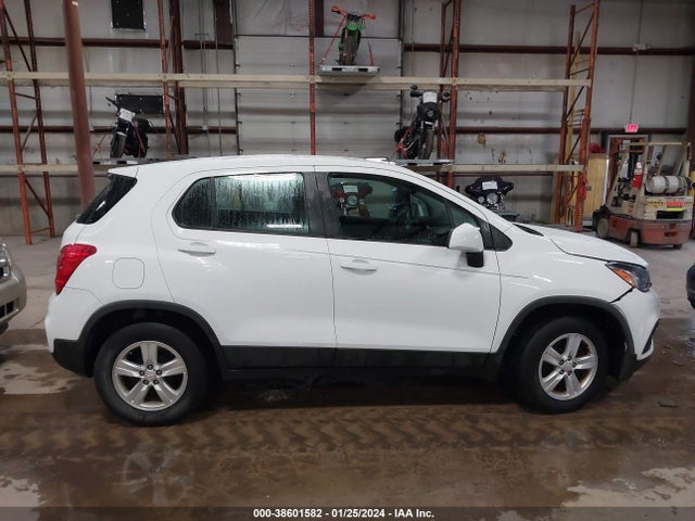 Chevrolet TRAX LS 2019 3GNCJKSB5KL322747 Image 13