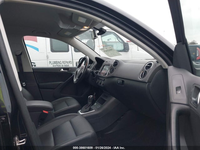 WVGAV7AX6HK000512 Volkswagen Tiguan 2.0t S