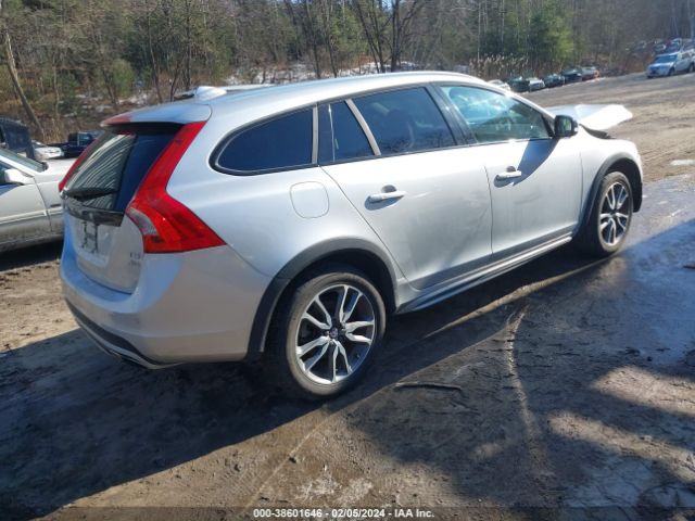 YV440MWK9J2047421 Volvo V60 Cross Country T5