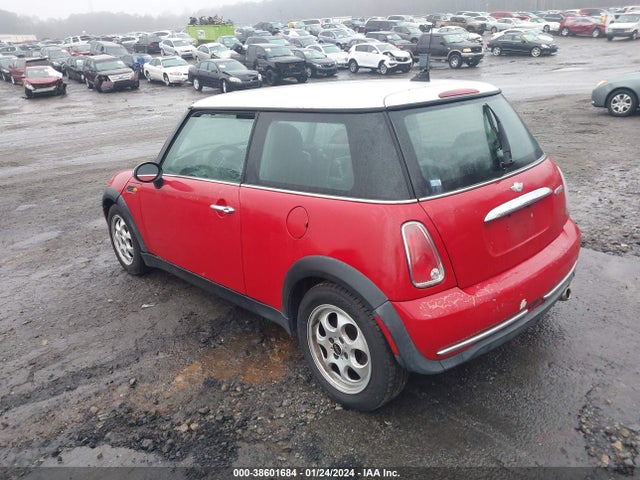 2005 MINI COOPER WMWRC33535TJ70010 Photo 2