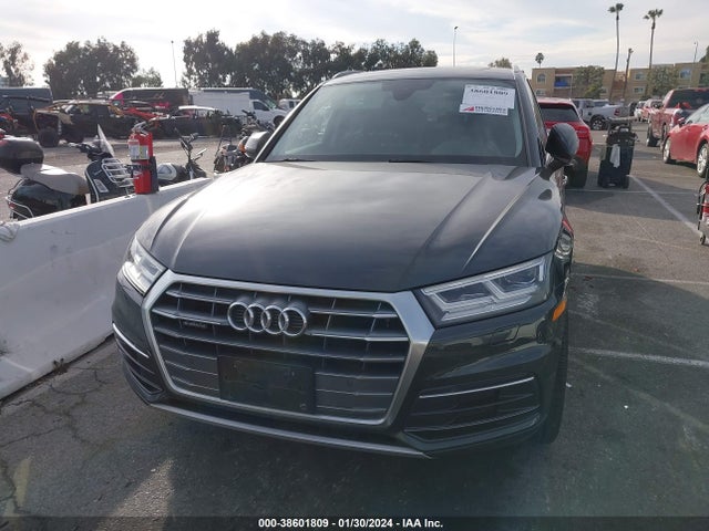 WA1BNAFY8J2230818 Audi Q5 2.0t Premium/2.0t Tech Premium