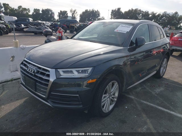 WA1BNAFY8J2230818 Audi Q5 2.0t Premium/2.0t Tech Premium