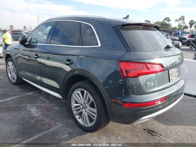 WA1BNAFY8J2230818 Audi Q5 2.0t Premium/2.0t Tech Premium
