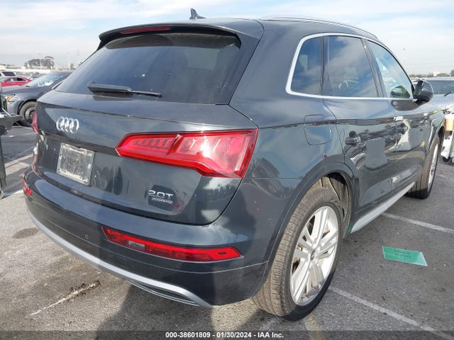 WA1BNAFY8J2230818 Audi Q5 2.0t Premium/2.0t Tech Premium