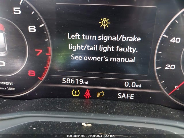 WA1BNAFY8J2230818 Audi Q5 2.0t Premium/2.0t Tech Premium