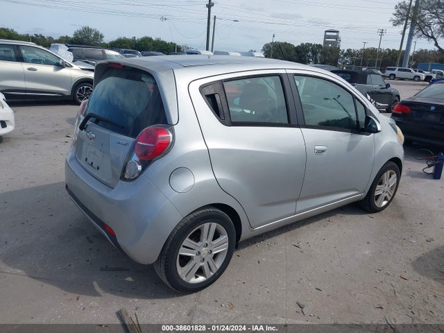 Chevrolet Spark 1lt Cvt 2015 KL8CD6S97FC735722 Image 4