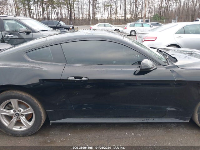 Ford Mustang Ecoboost Fastback 2022 1FA6P8TH3N5136306 Image 13