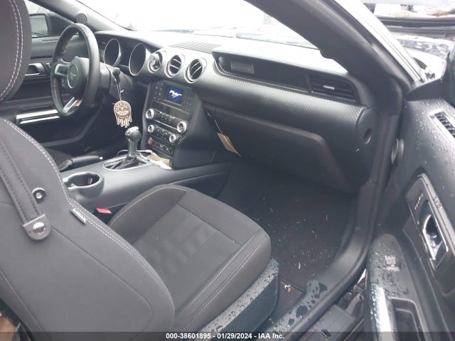 Ford Mustang Ecoboost Fastback 2022 1FA6P8TH3N5136306 Image 5