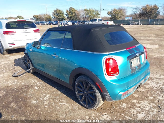 2018 MINI CONVERTIBLE WMWWG9C53J3E38352 Photo 2