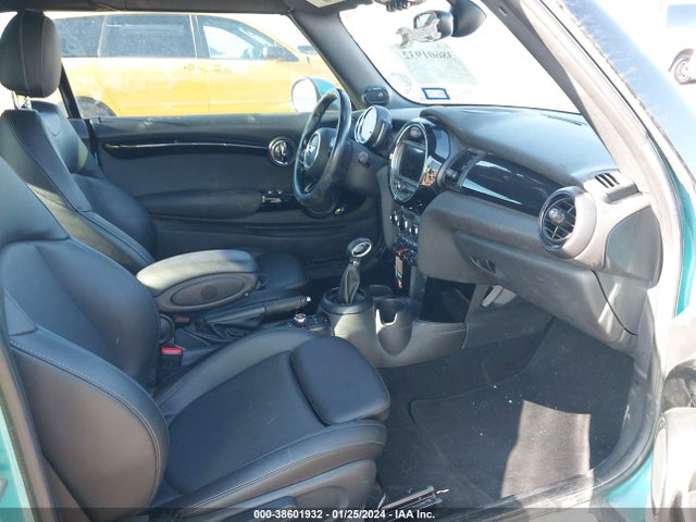 2018 MINI CONVERTIBLE WMWWG9C53J3E38352 Photo 4