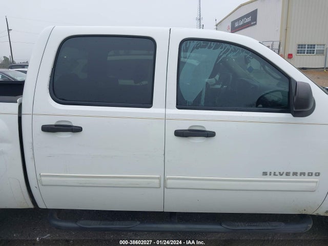 2013 CHEVROLET SILVERADO 1500 LT VIN: 3GCPCSE00DG266890