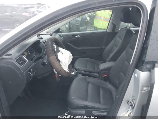 2012 VOLKSWAGEN JETTA 2.5L SE VIN: 3VWDX7AJ8CM369555