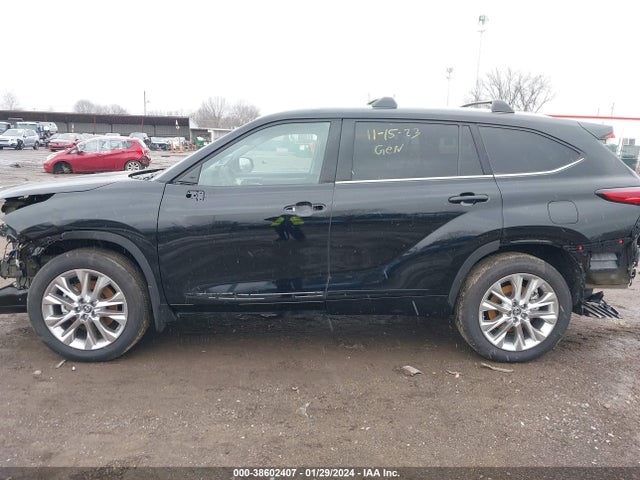 Toyota Highlander Limited 2023 5TDKDRBH2PS524973 Image 15