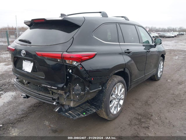 Toyota Highlander Limited 2023 5TDKDRBH2PS524973 Image 4