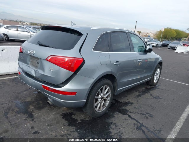 2010 AUDI Q5 3.2 PREMIUM VIN: WA1CKAFP6AA055771