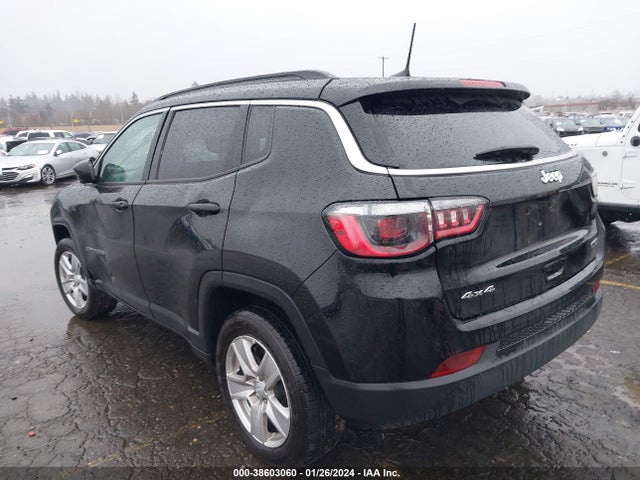 3C4NJDBB2NT230495 Jeep Compass Latitude 4x4
