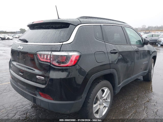 3C4NJDBB2NT230495 Jeep Compass Latitude 4x4