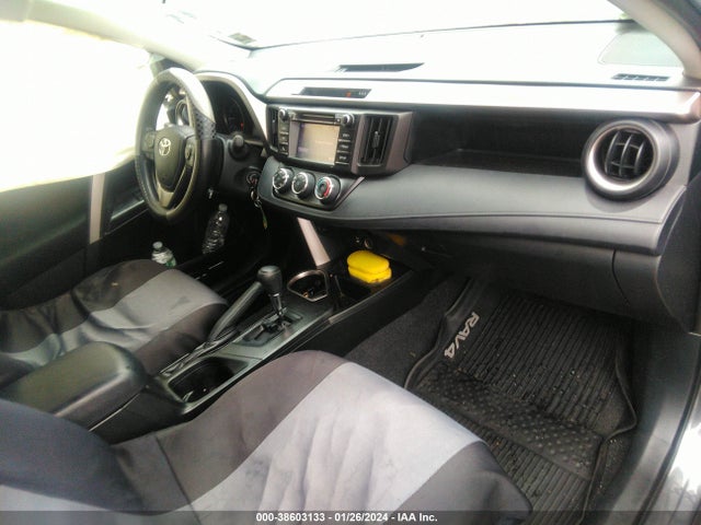 Toyota RAV4 LE 2017 JTMBFREV3HJ712881 Image 5