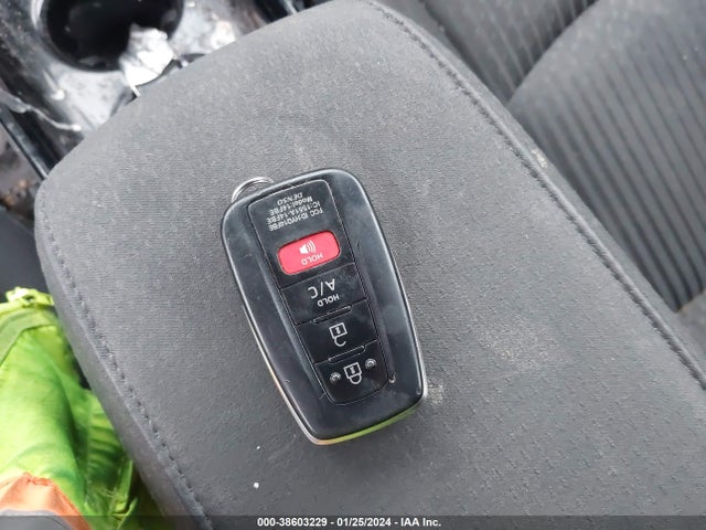 Toyota Prius Prime Plus 2017 JTDKARFP1H3037907 Image 11