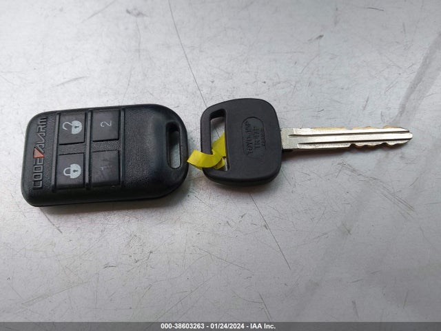 2001 TOYOTA SIENNA CE VIN: 4T3ZF19C31U381817