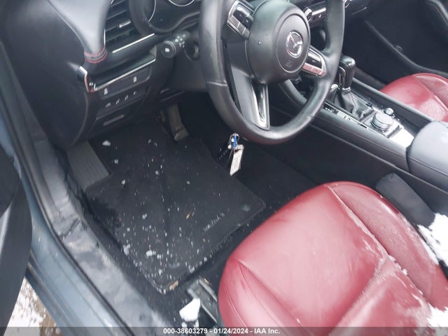 Mazda Mazda3 Carbon Edition 2022 3MZBPACLXNM309783 Image 6