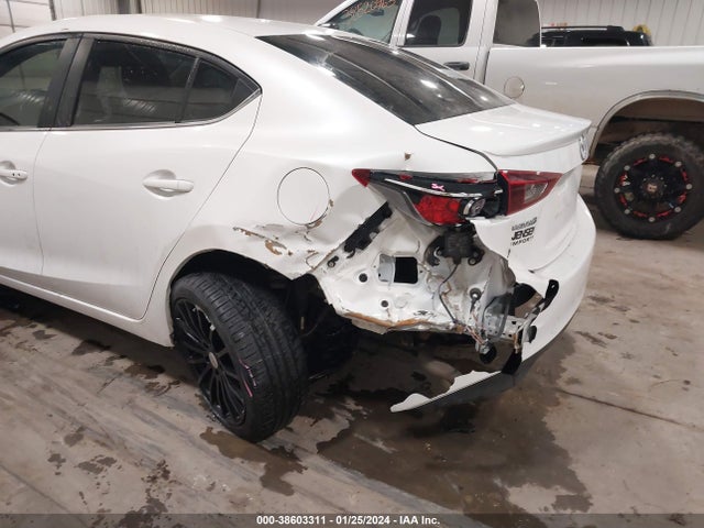 3MZBN1V36JM185766 Mazda Mazda3 Touring