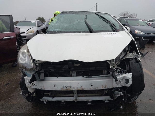 Toyota Prius C One 2015 JTDKDTB35F1110700 Image 12