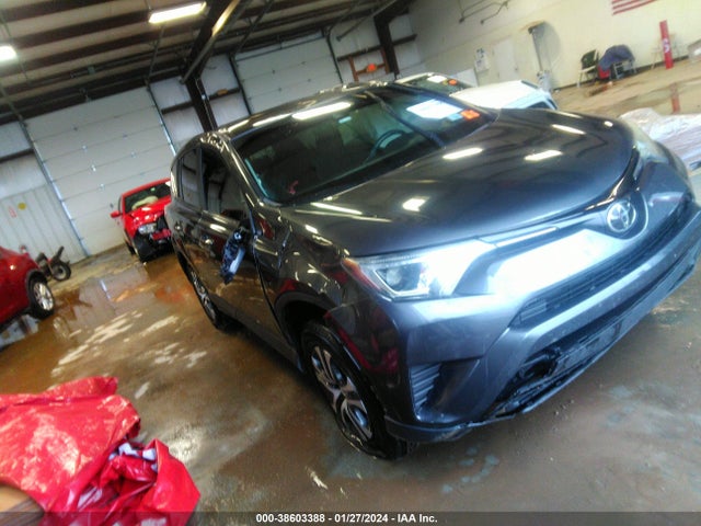 Toyota RAV4 LE 2018 JTMZFREV4JJ198754 main image