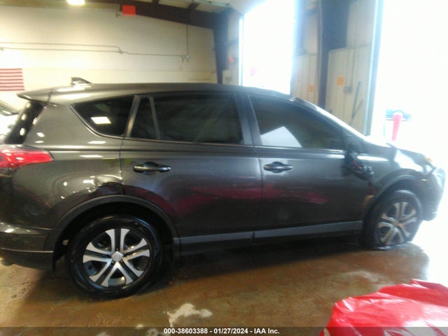 Toyota RAV4 LE 2018 JTMZFREV4JJ198754 Image 13