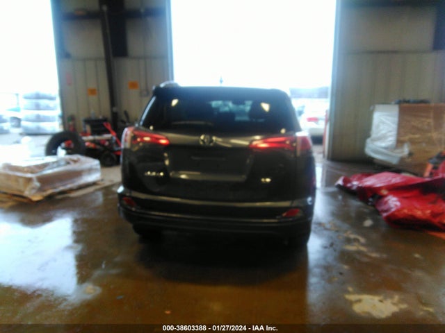 Toyota RAV4 LE 2018 JTMZFREV4JJ198754 Image 16