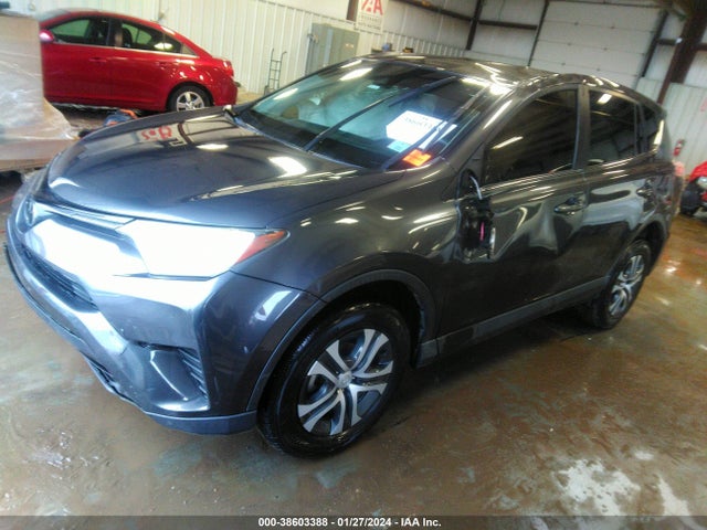 Toyota RAV4 LE 2018 JTMZFREV4JJ198754 Image 2