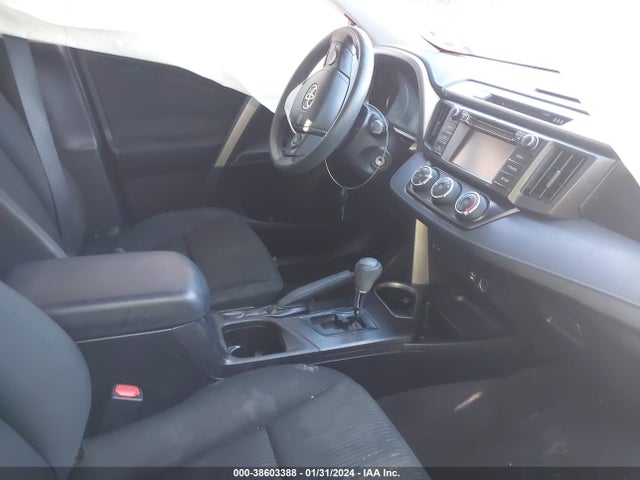 Toyota RAV4 LE 2018 JTMZFREV4JJ198754 Image 5