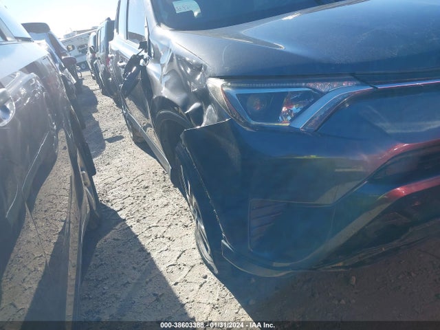 Toyota RAV4 LE 2018 JTMZFREV4JJ198754 Image 6
