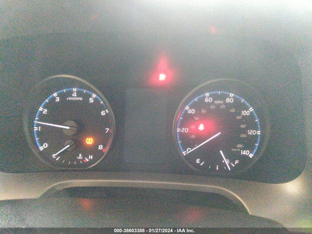 Toyota RAV4 LE 2018 JTMZFREV4JJ198754 Image 7