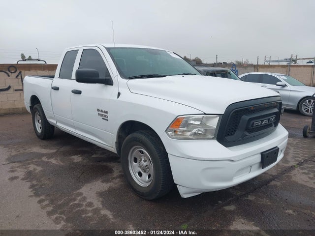 RAM 1500 Classic Tradesman Quad Cab 4x2 6'4 Box 2019 1C6RR6FG3KS683783 main image