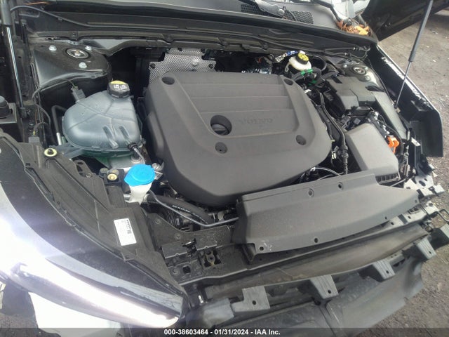 YV4L12UW9P2083475 Volvo Xc40 B5 Plus Dark Theme