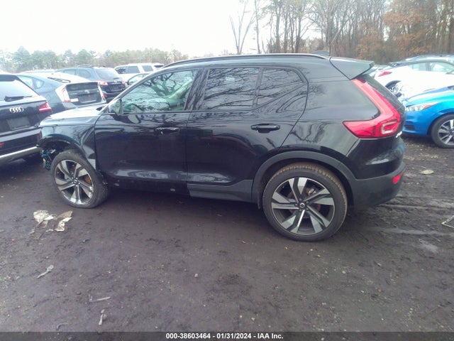 YV4L12UW9P2083475 Volvo Xc40 B5 Plus Dark Theme