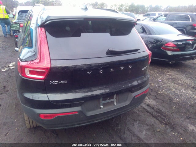 Volvo Xc40 B5 Plus Dark Theme 2023 YV4L12UW9P2083475 Image 16