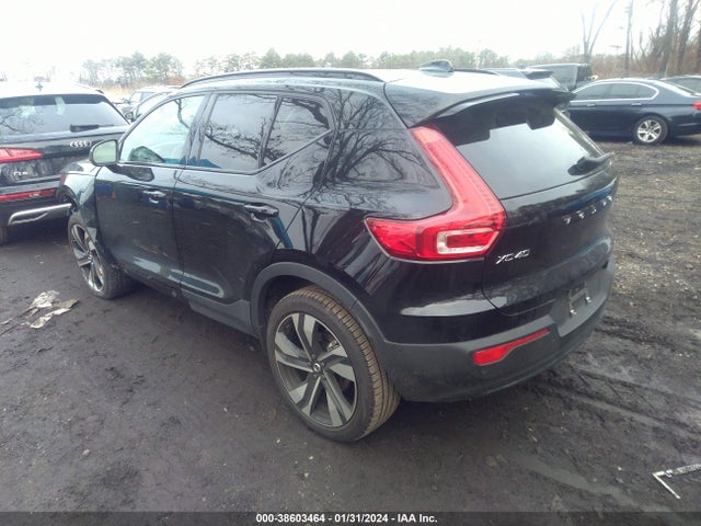YV4L12UW9P2083475 Volvo Xc40 B5 Plus Dark Theme