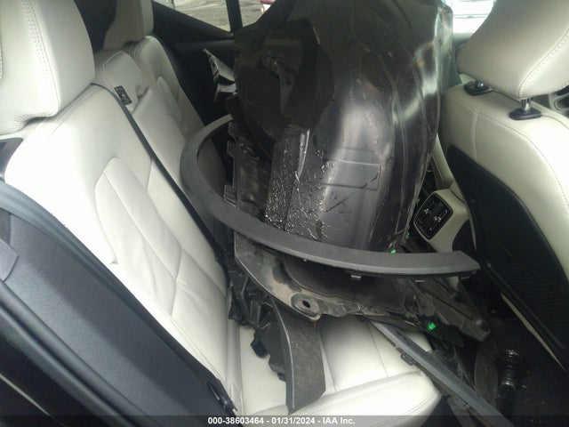 YV4L12UW9P2083475 Volvo Xc40 B5 Plus Dark Theme