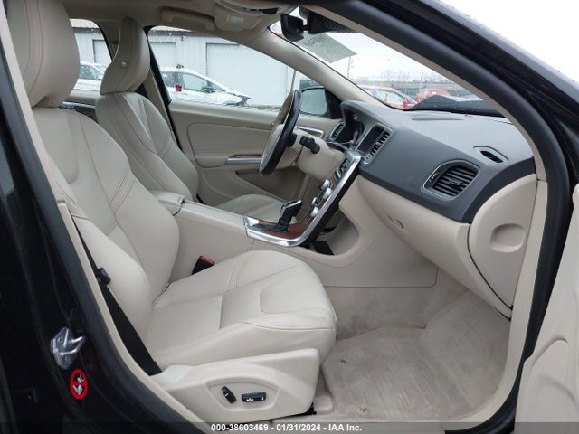 LYV612TM8GB097527 Volvo S60 Inscription T5 Platinum